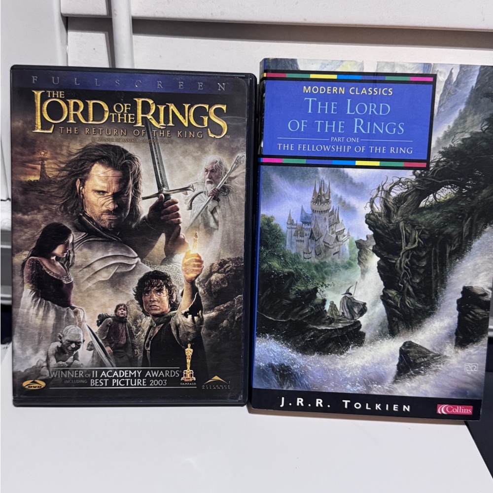✨🧙‍♂️ One Ring, Two Epic Adventures! 🧙‍♂️✨
The Lord of the Rings Book + DVD